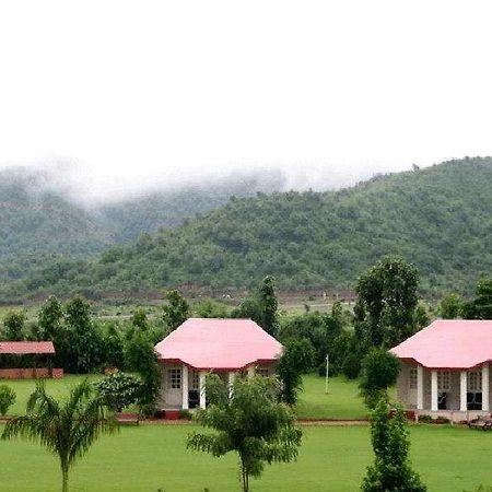 Tiger Den Resort Khilchipur ภายนอก รูปภาพ